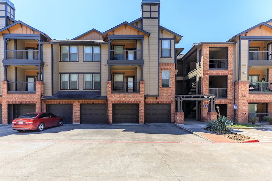Woods of Five Mile Creek apartments at 6010 S Westmoreland Rd, Dallas, TX