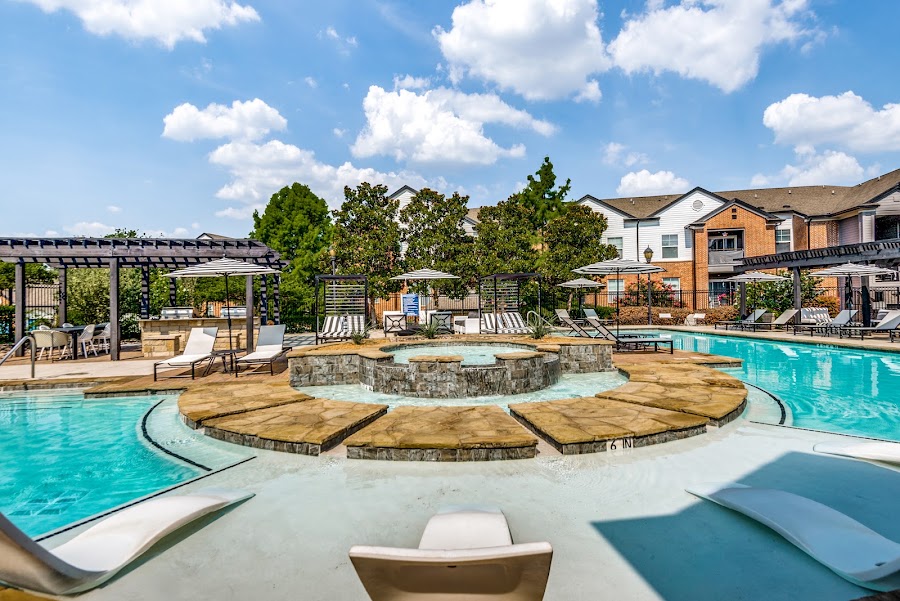 Vista 121 apartments at 2241 S State Highway 121 Business, Lewisville, TX