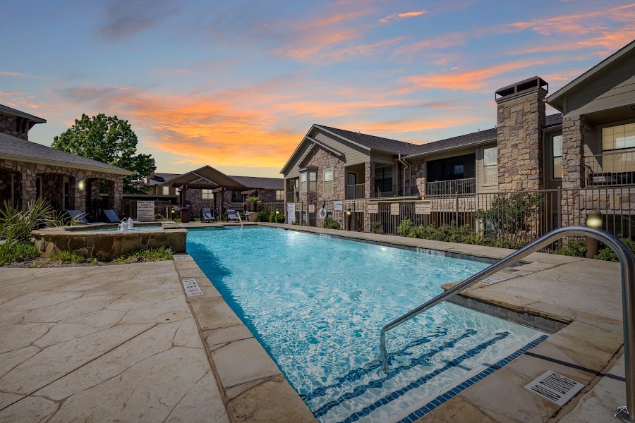 Mansions at Sunset Ridge apartments at 1440 Carrollton Pkwy, Carrollton, TX