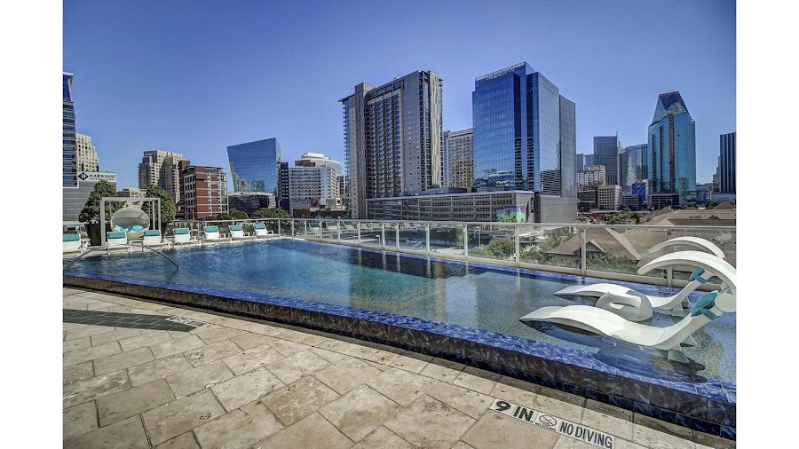 Cirque apartments at 2500 N Houston St, Dallas, TX