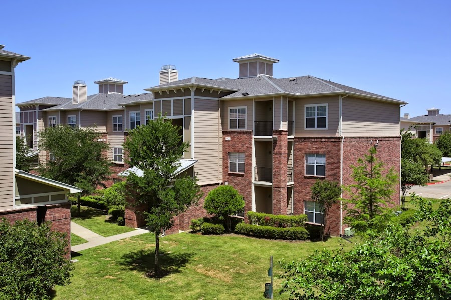 Indigo Pointe apartments at 3033 W Bardin Rd, Grand Prairie, TX