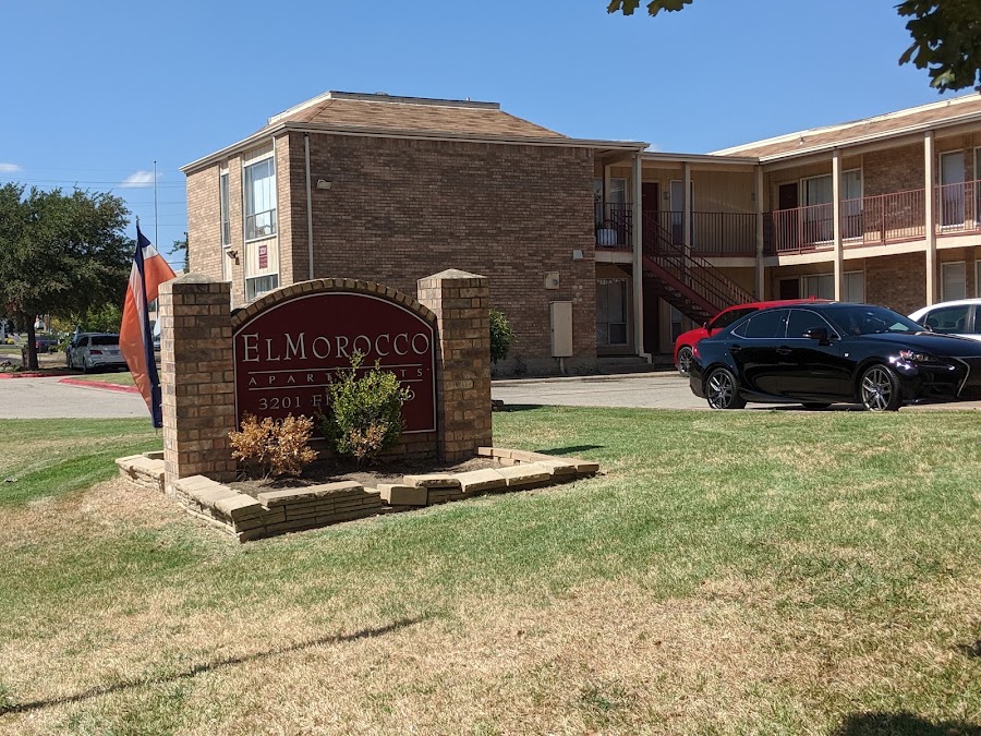 Delujo El Morocco apartments at 3231 Finley Rd, Irving, TX