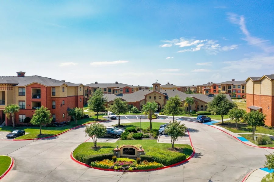 Bella Madera apartments at 650 Leora Ln, Lewisville, TX