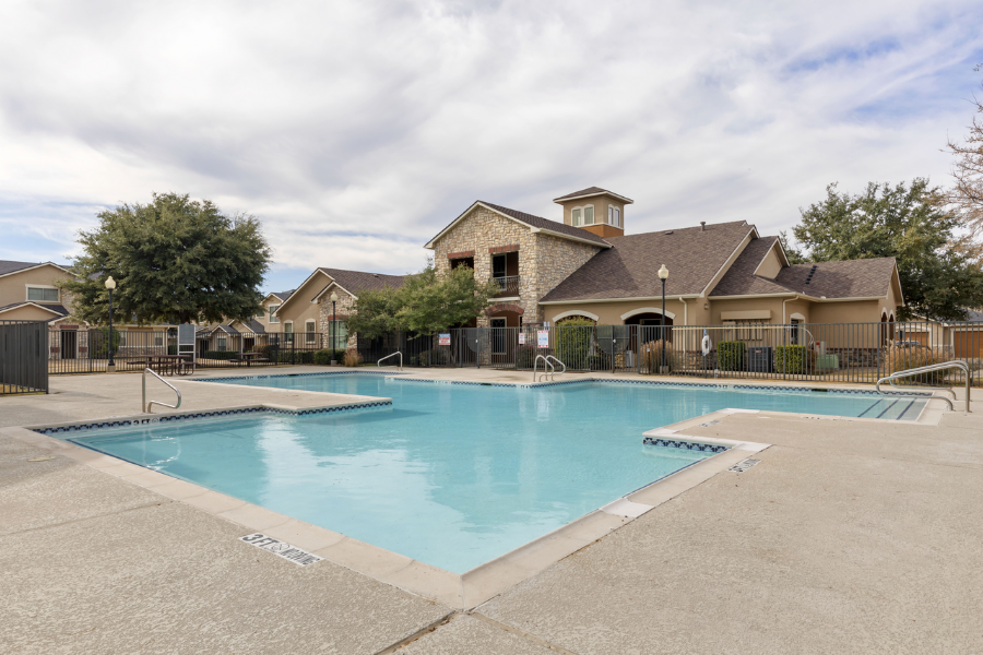 Rosemont at Hickory Trace apartments at 8410 S Westmoreland Rd, Dallas, TX