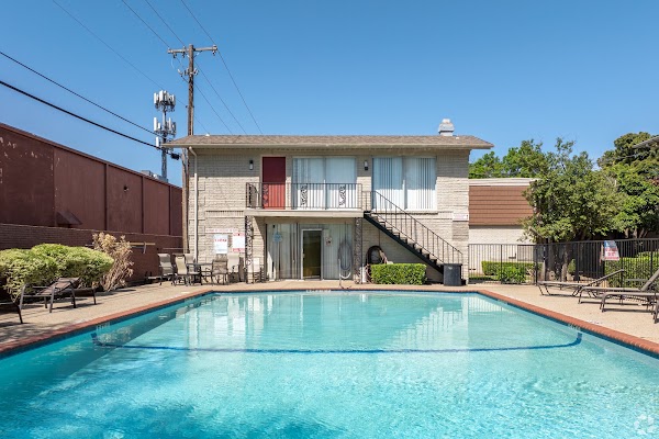 Amherst Oaks apartments at 3740 High Vista Dr, Dallas, TX