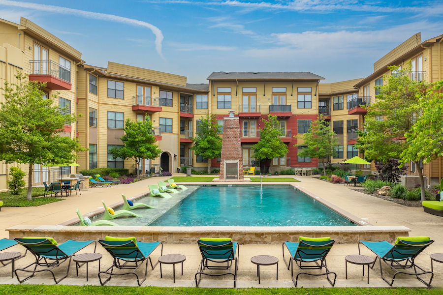 DeSoto Town Center apartments at 207 E Pleasant Run Rd, DeSoto, TX