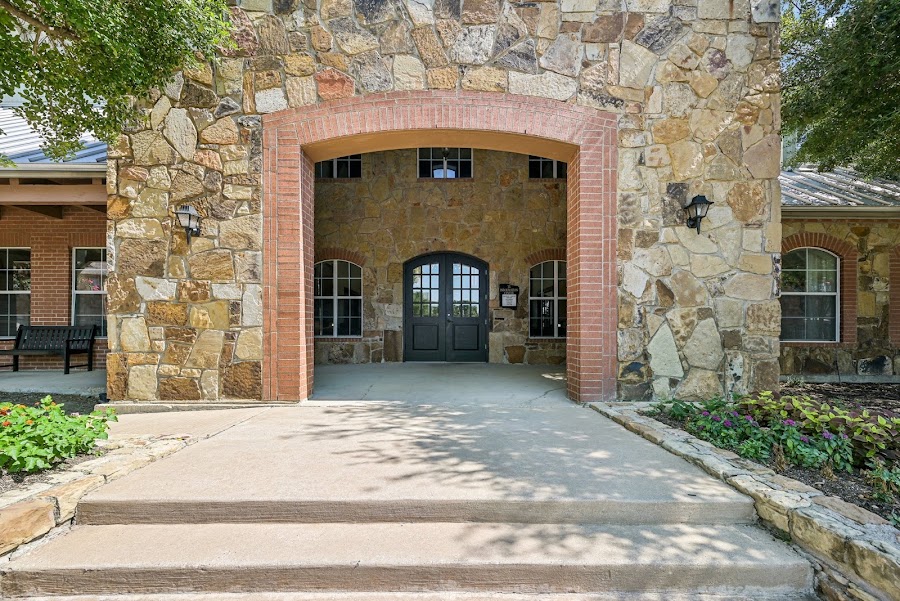Bluffs at Vista Ridge apartments at 625 E Vista Ridge Mall Dr, Lewisville, TX