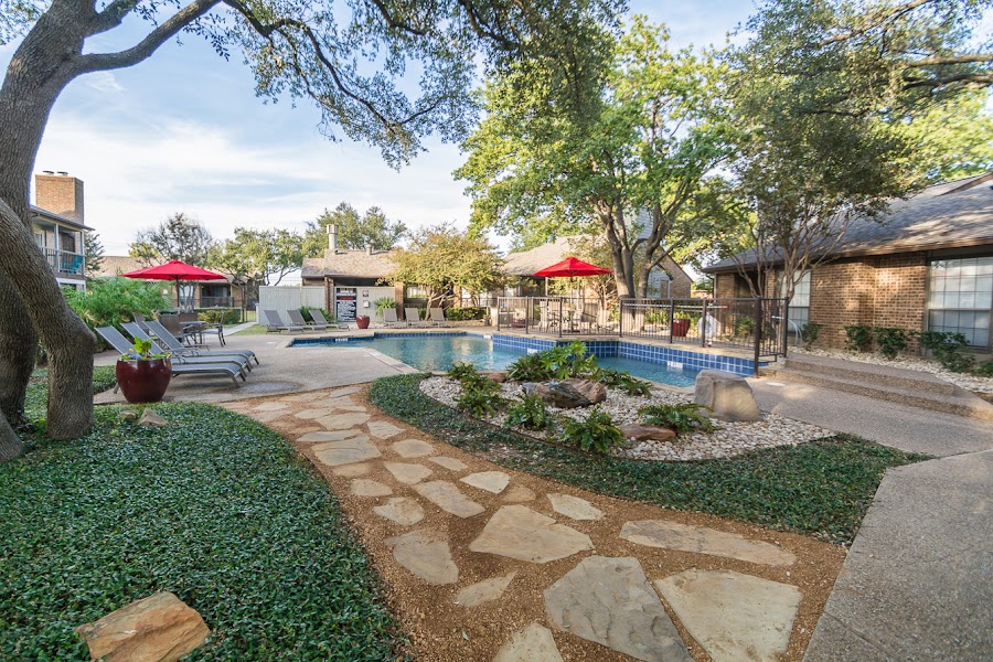 Legacy apartments at 6909 Custer Rd, Plano, TX