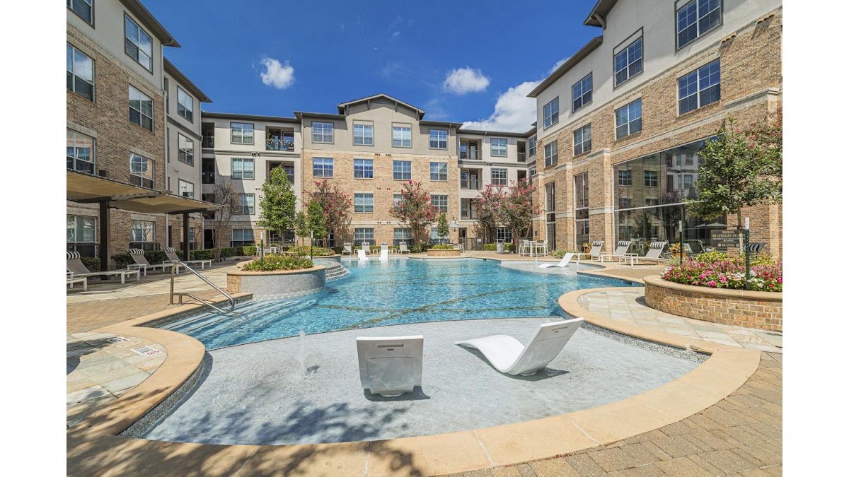 Auxo at Memorial apartments at 7777 Katy Fwy, Houston, TX