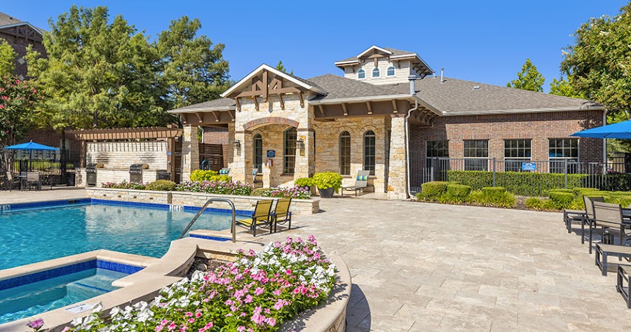 Retreat at Stonebridge Ranch apartments at 1920 Grassmere Ln, McKinney, TX
