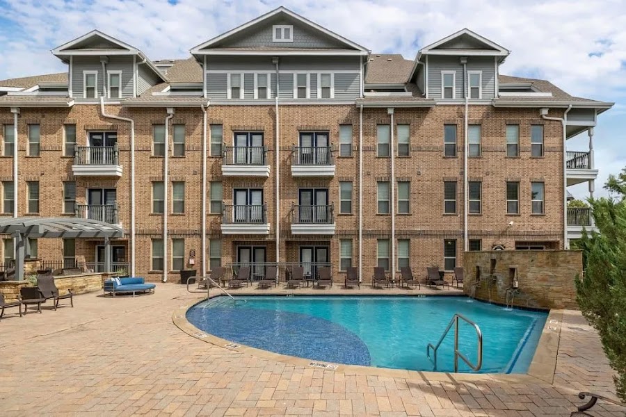 Marquis of State Thomas apartments at 2400 Thomas Ave, Dallas, TX