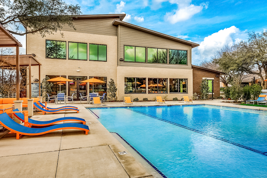 Autumn Chase apartments at 4600 N Josey Ln, Carrollton, TX