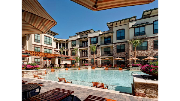 AMLI at Escena apartments at 6401 Escena Blvd, Irving, TX