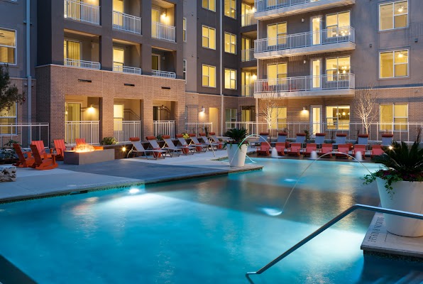 Arpeggio Victory Park apartments at 2425 Victory Ave, Dallas, TX