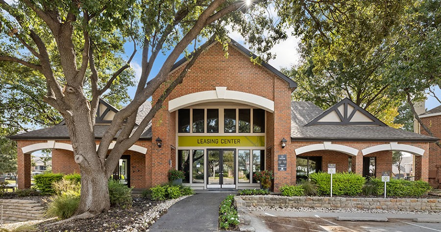 Ashford apartments at 2116 Marsh Ln, Carrollton, TX