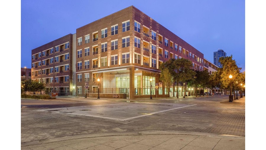 555 Ross Avenue apartments at 1777 N Record St, Dallas, TX