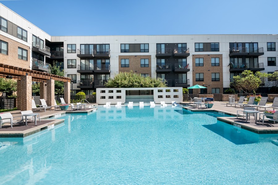 Alta Farmers Market apartments at 1110 S Cesar Chavez Boulevard, Dallas, TX