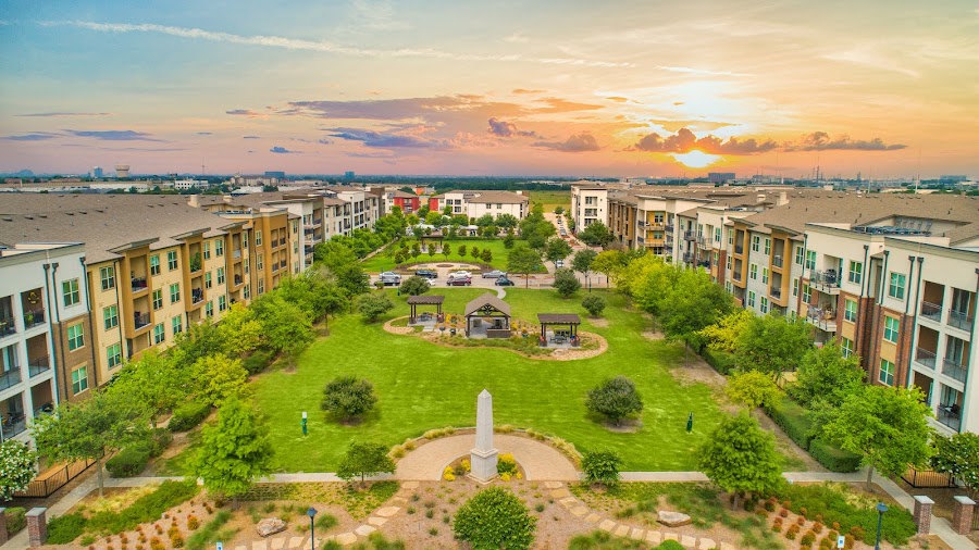 Cityscape at Market Center II apartments at 440 Coit Rd, Plano, TX