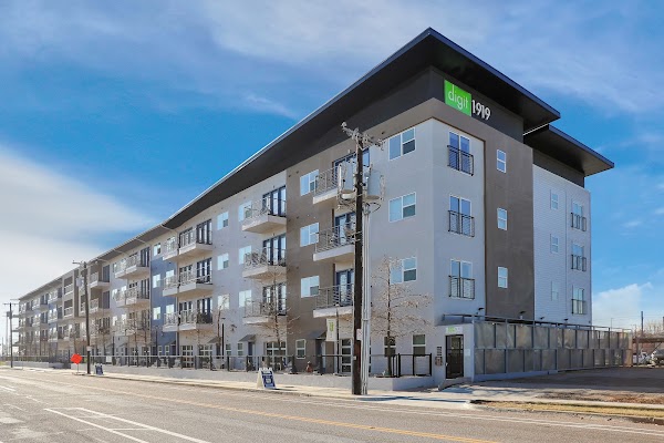 Digit 1919 apartments at 1919 S Akard St, Dallas, TX