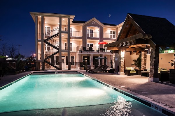 BellaVeux apartments at 3280 Cedar Plaza Ln, Dallas, TX
