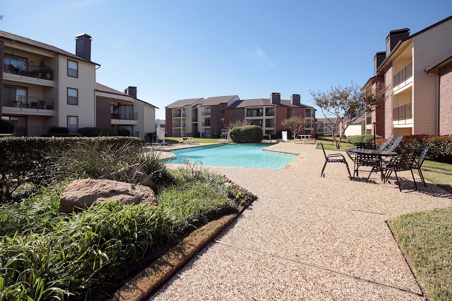 Bridgeport apartments at 4111 Polaris Dr, Irving, TX