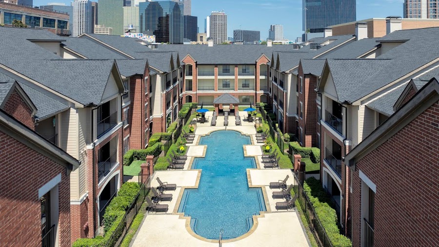 Camden Farmers Market apartments at 2210 Canton St, Dallas, TX