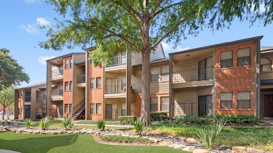 Camden Valley Park apartments at 9835 Valley Ranch Pkwy W, Irving, TX