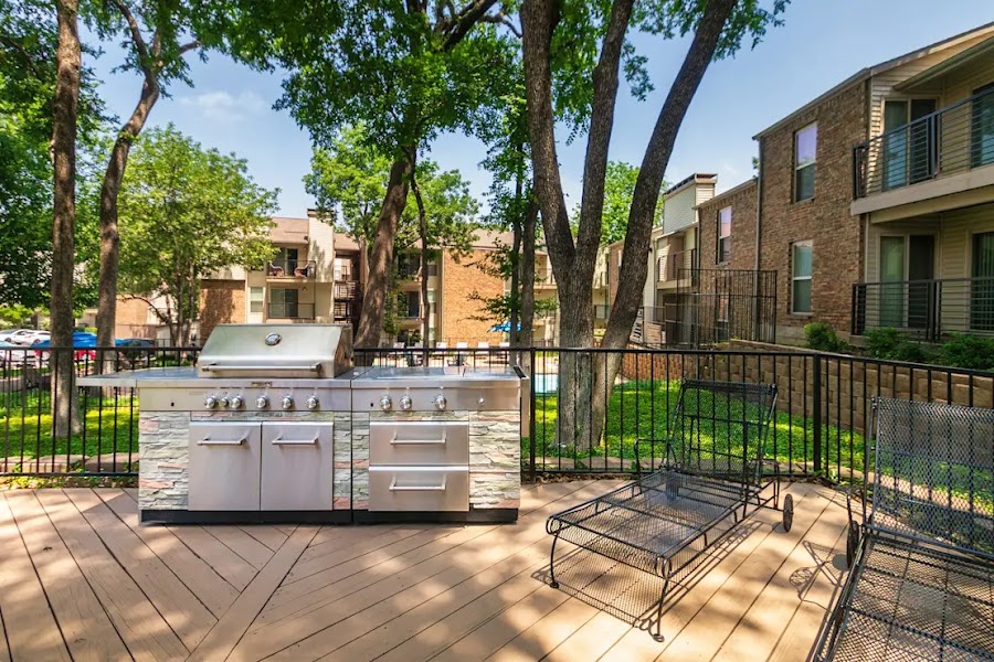 Canyon Creek apartments at 10951 Stone Canyon Rd, Dallas, TX