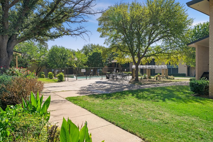 Carrier Arms apartments at 531 S Belt Line Rd, Grand Prairie, TX