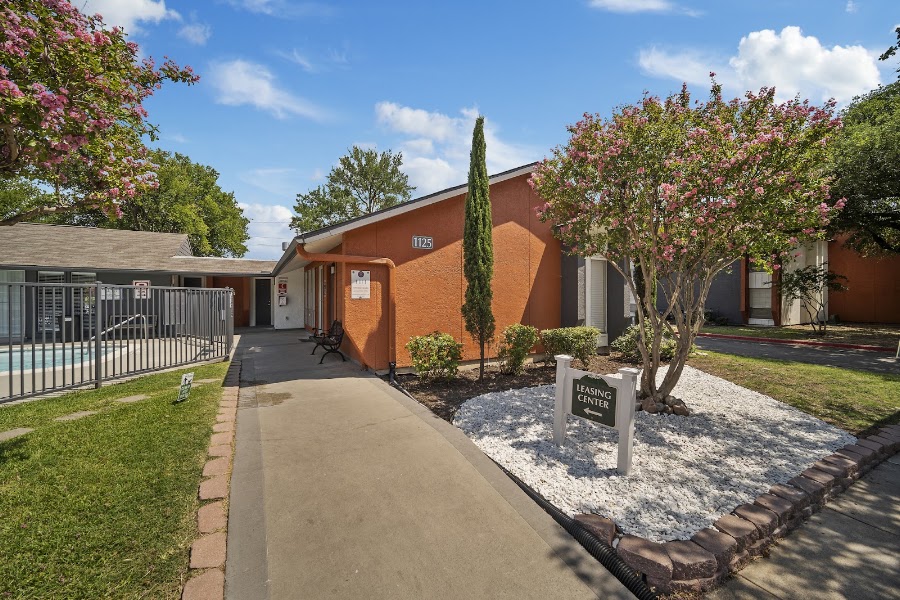 Casa Claire apartments at 1125 Hillcrest St, Mesquite, TX