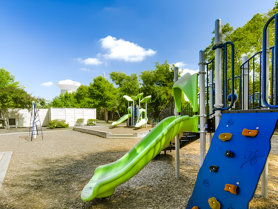 Giovanna apartments at 1800 E Spring Creek Parkway, Plano, TX