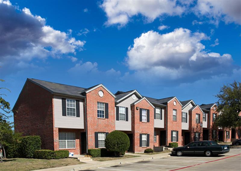 Centerville Pointe apartments at 4266 Duck Creek Dr, Garland, TX