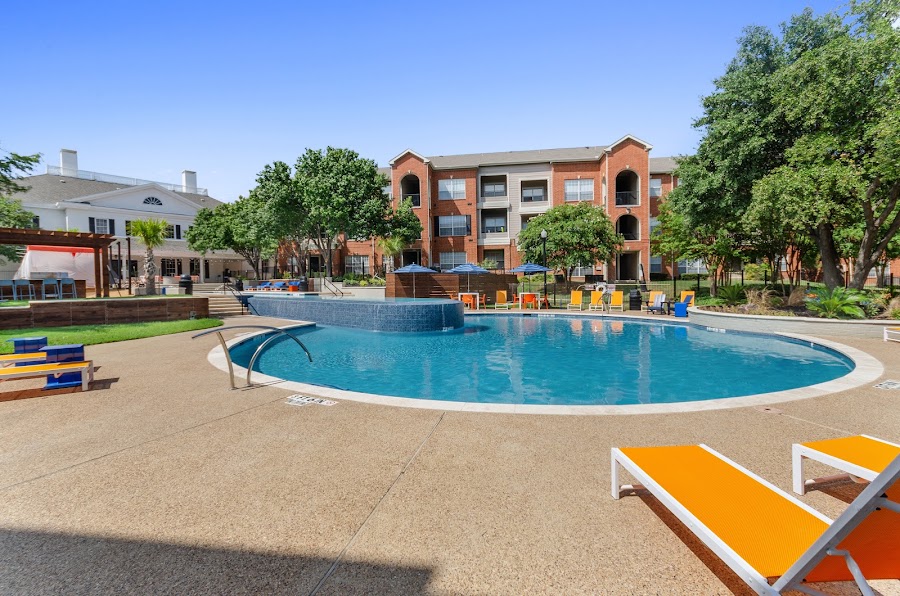 Chapel Hill I apartments at 300 E Round Grove Rd, Lewisville, TX