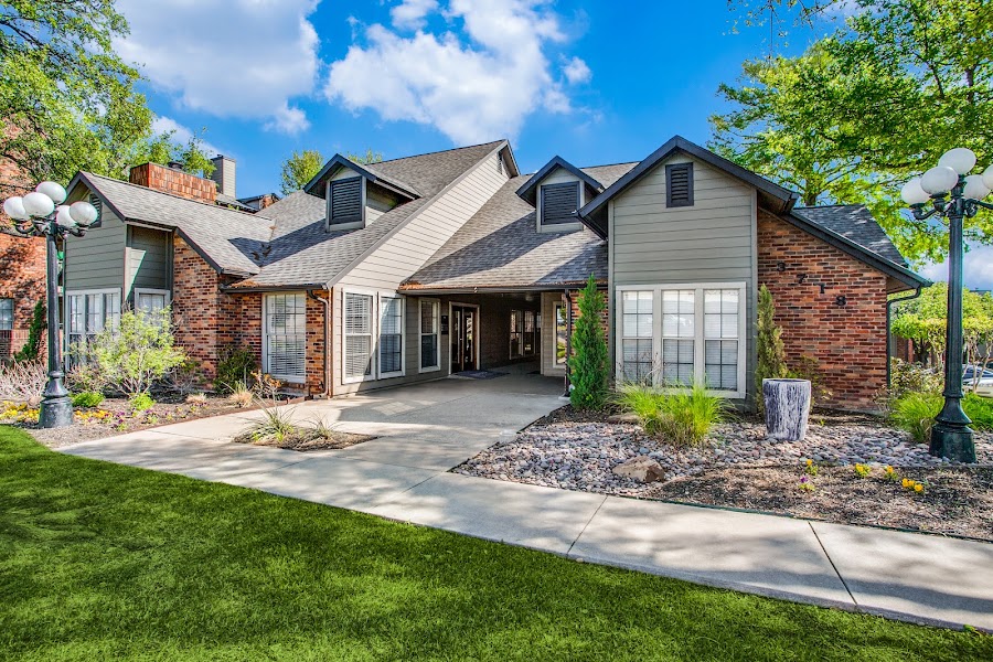 Churchill Crossing apartments at 3718 Gus Thomasson Rd, Mesquite, TX