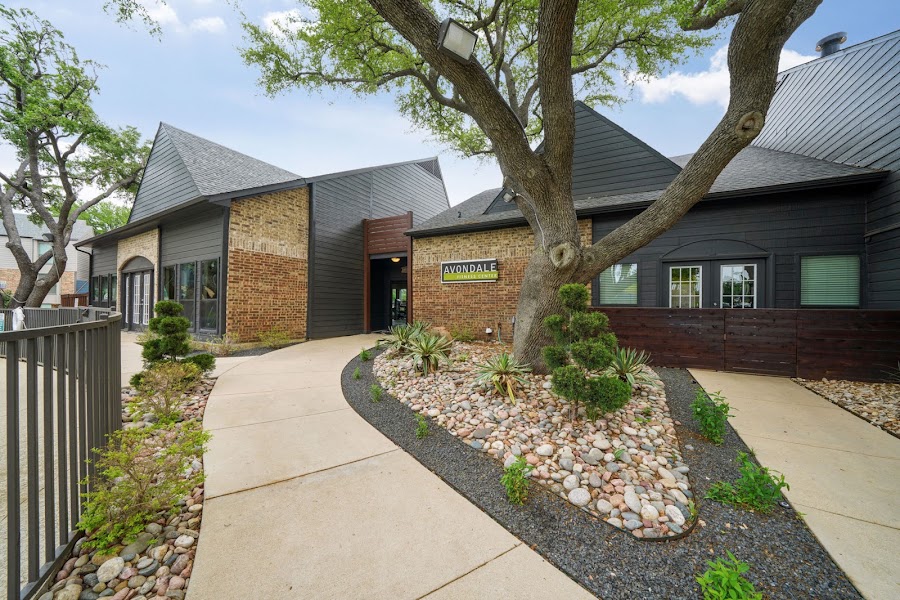 Avondale Parc at Bellmar apartments at 10830 Stone Canyon Rd, Dallas, TX
