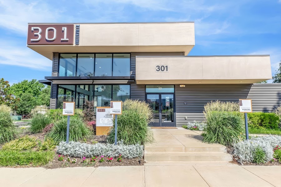 Cottonwood Creek apartments at 301 N Greenville Ave, Allen, TX