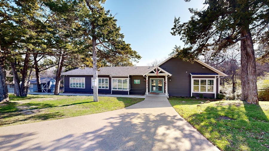 Pebble Cove apartments at 4302 Woodhollow Dr, Dallas, TX