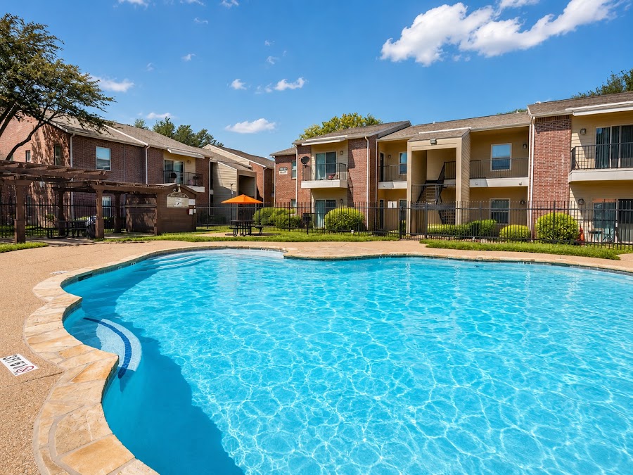 Creekwood Place apartments at 485 Rolling Hills Pl, Lancaster, TX