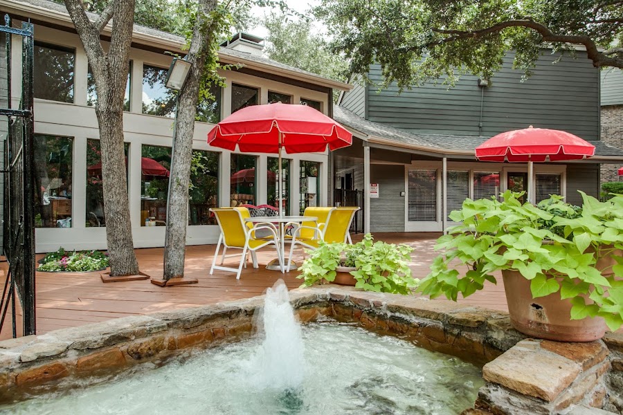 Cross Creek apartments at 6033 E Northwest Hwy, Dallas, TX