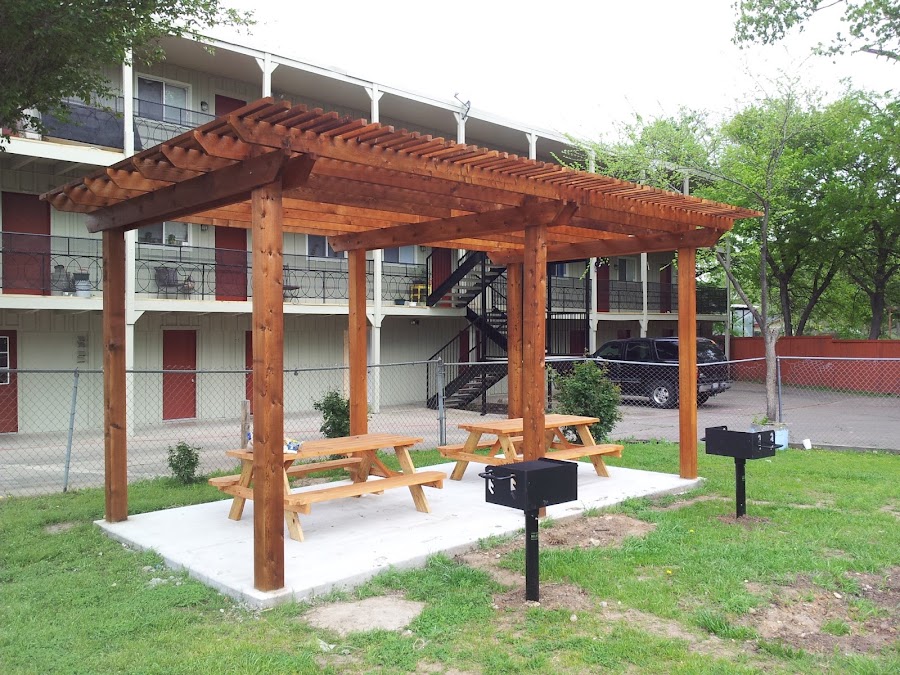 Hacienda Serena apartments at 1409 West Pioneer Drive, Irving, TX