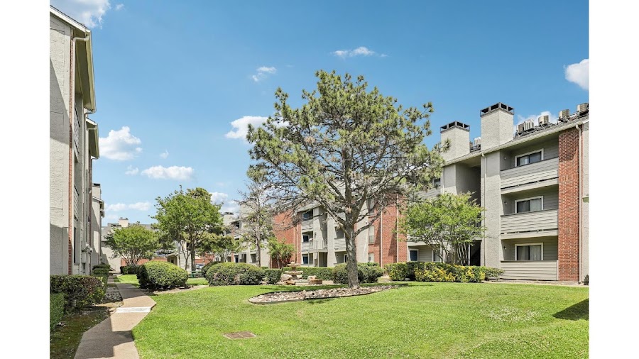 Fountains of Woodmeadow apartments at 10950 Woodmeadow Pkwy, Dallas, TX