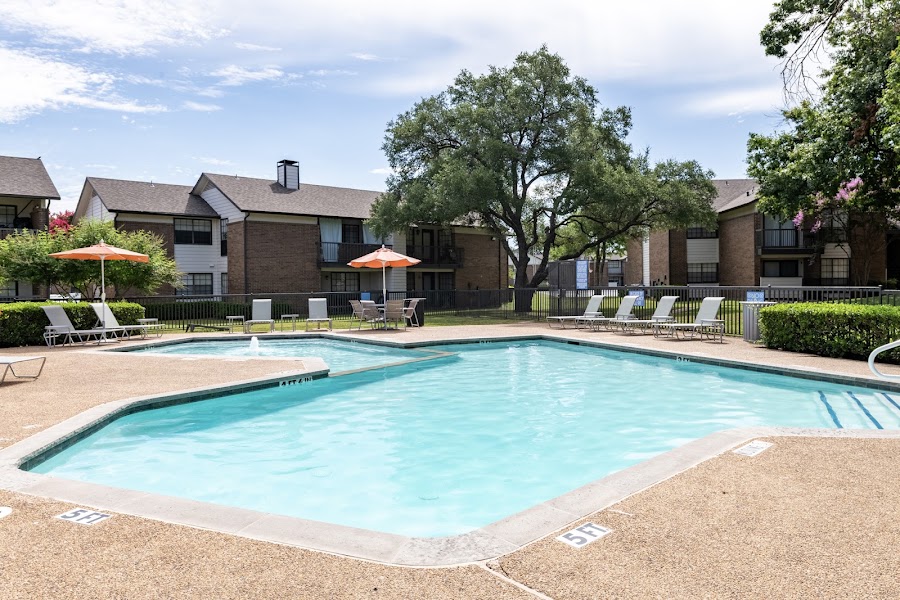 Fox Trails apartments at 6300 Roundrock Trail, Plano, TX