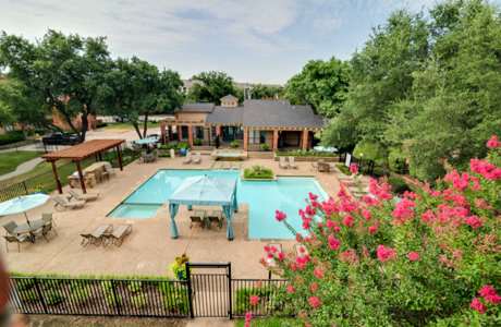 Oaks of North Dallas apartments at 4701 Haverwood Ln, Dallas, TX