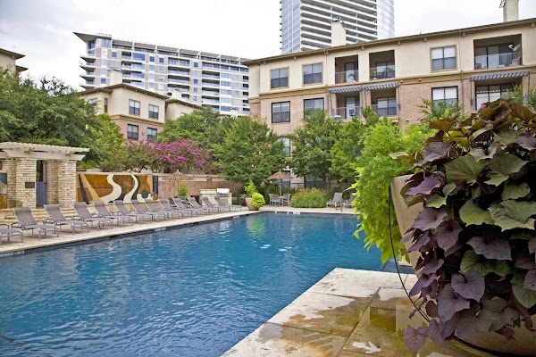 North End apartments at 2323 N Field St, Dallas, TX