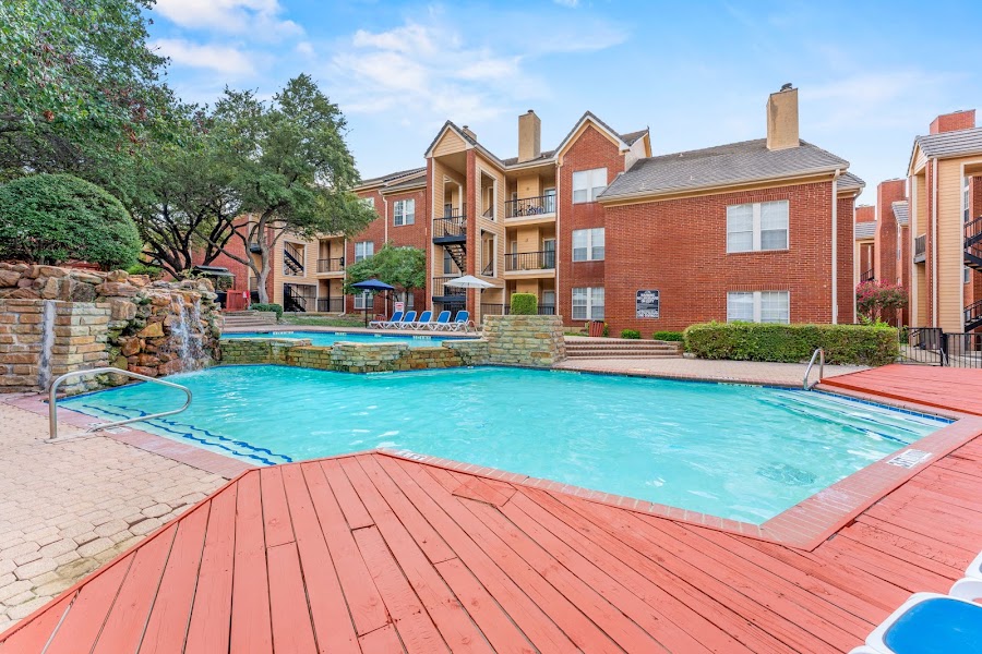 Resort at Jefferson Park apartments at 1127 Hidden Ridge, Irving, TX