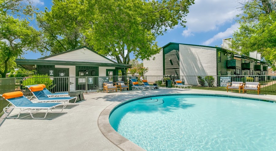 Carrollton Oaks apartments at 2500 Guerrero Dr, Carrollton, TX
