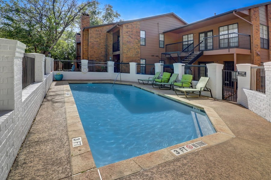 Lakeland apartments at 322 Lake Park Rd, Lewisville, TX