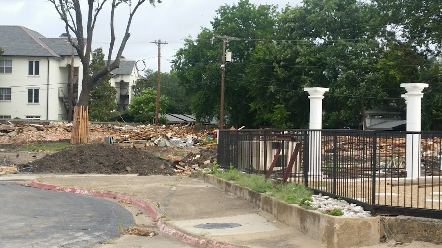 Edge at White Rock apartments at 2455 Connecticut Ln, Dallas, TX