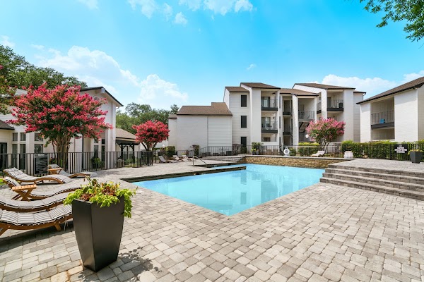 Lakewood Greens apartments at 7150 E Grand Ave, Dallas, TX