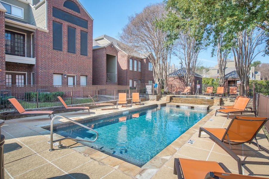 Lakewood on the Trail apartments at 101 N Brookside Dr, Dallas, TX